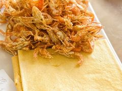 手工煎饼卷河虾-美顺香食府鱼头老店(雪野湖店)