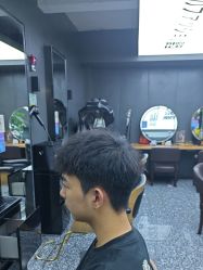 -藤野造型专业烫染接发