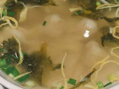 鲜肉小馄饨-馋三尺蟹粉小笼(人民广场店)