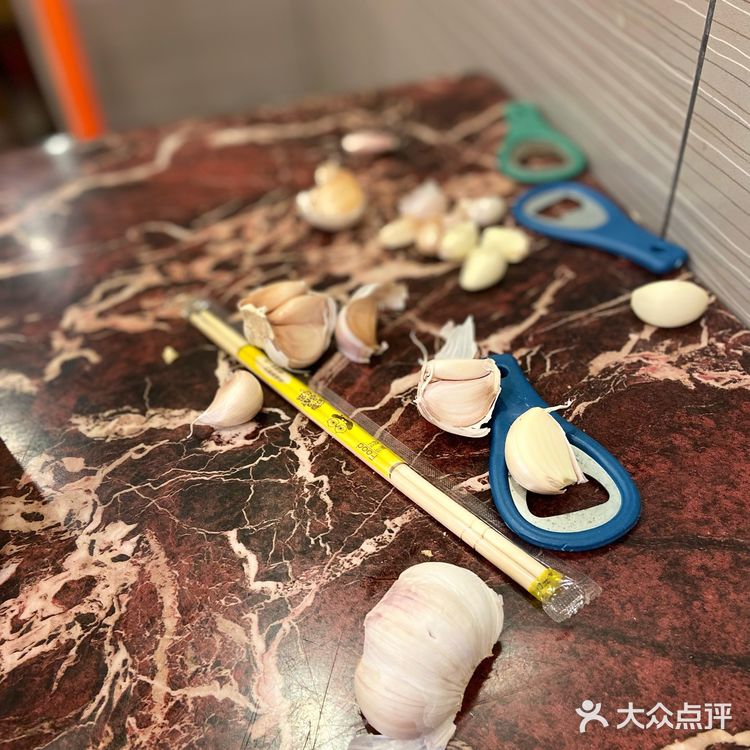 广州探店｜超级好吃的新疆烤羊肉串、烤馕饼