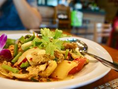 -Chom Cafe and Restaurant