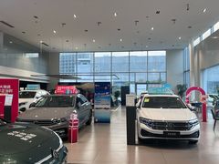 -交运起申一汽大众4S店(内江路店)
