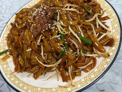 干炒牛河-天宝食坊·啫啫煲大排档(西华路店)