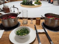 -茅草房·河畔园林火锅