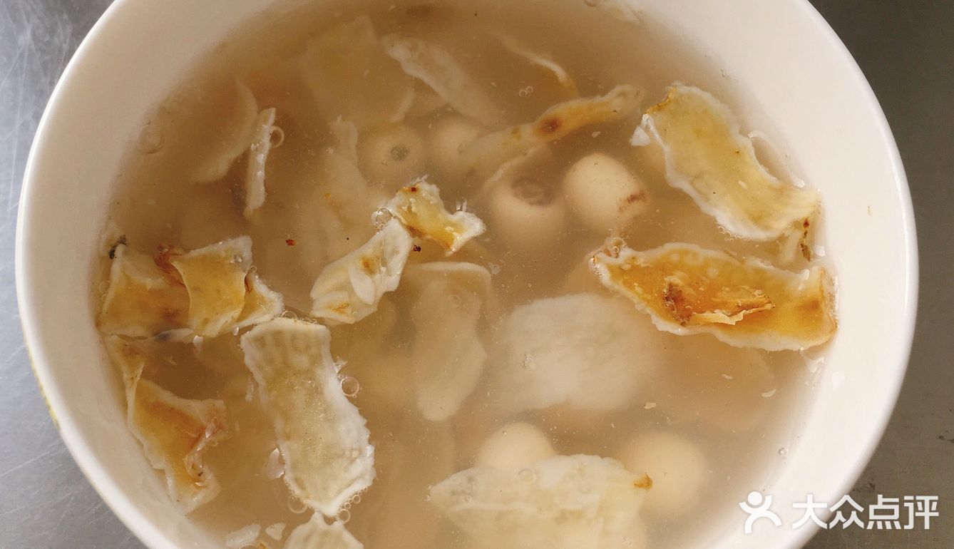 夏季必备料理之选，香甜浓稠的银耳汤