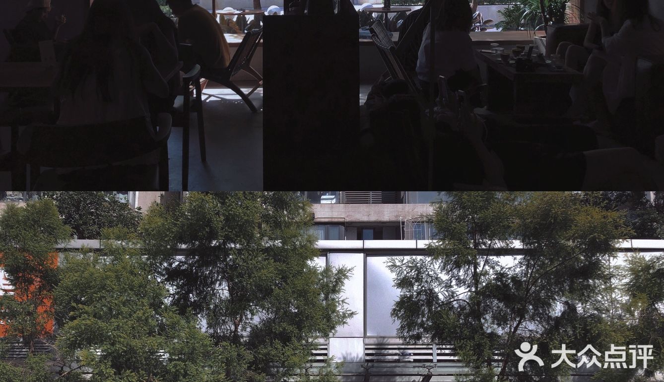南宁青秀区桂花路9号君耀香港园地下停车场出口B1004号