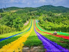 -雪山彩虹谷景区