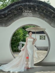 -雪中彩影婚纱摄影·微光艺术中心