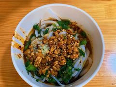 凉拌米线-啊马英豌豆粉