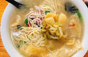 Pig's Skin Noodles with Pork and Egg