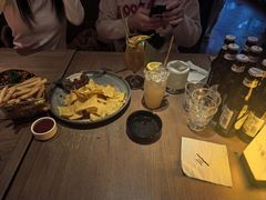 -FOUR PLAY BAR