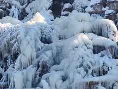-雪山彩虹谷景区