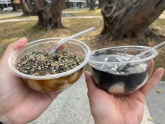 黑芝麻糊拼豆腐花-钟姨糖水(惠城店)