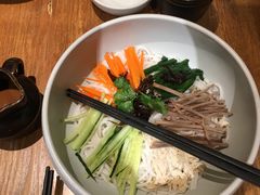 鸡丝凉米线-云海肴·汽锅鸡·云南菜(天山百盛优客店)