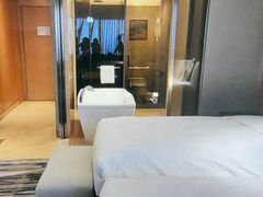 -上海虹桥祥源希尔顿酒店