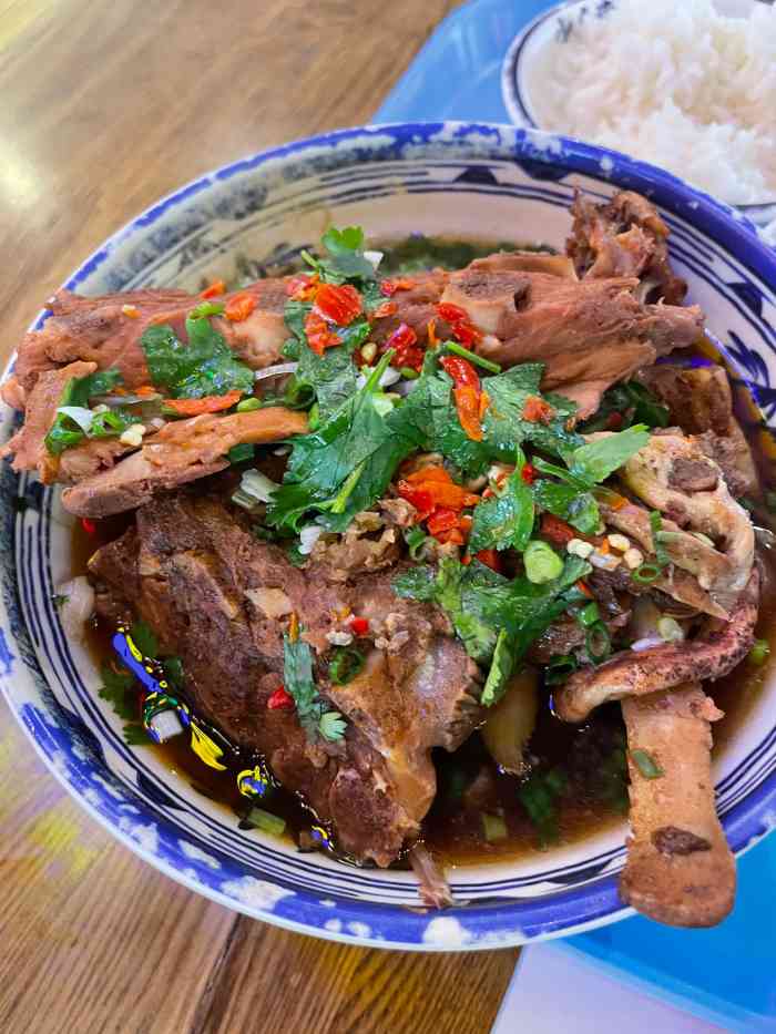 斗碗酱骨饭(奥克斯广场店)-"实在没得吃的可以考虑一下这家99好找,.