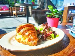 羊角包炒蛋-THE CUT Rooftop顶楼牛排餐吧(环贸iapm店)