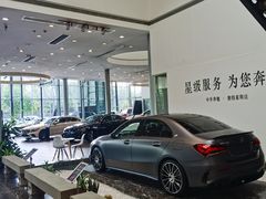 -成都中升之星奔驰4S店