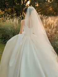 -艾米丽婚纱礼服