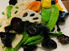 荷塘小炒-YAFEE雅菲·粤菜·湘菜·融合菜(魏公村店)