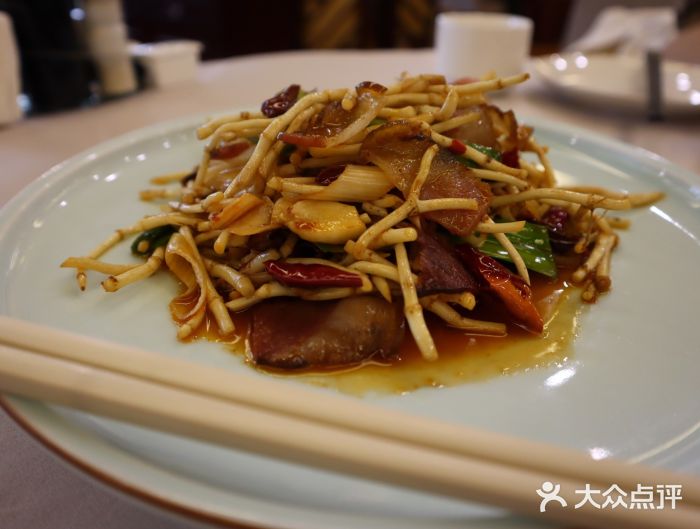 贵州大厦贵州厅折耳根炒腊肉图片