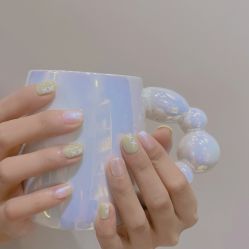 -花岐款式专研健康美甲沙龙