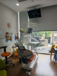 -睿宝儿科·眼科·口腔(静安大悦城门诊部)