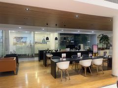 -杭州中沃沃尔沃4S店(滨江区店)