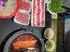 -宽板凳老灶火锅(台湾街店)