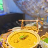 泰料里居然还有榴莲芝士瀑布披萨