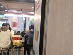 -麦当劳(轻轨曹杨路店)