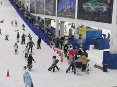-乔波室内滑雪场