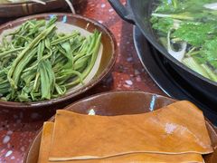 -赵美丽·重庆社区火锅·直营店(火车东站·中豪国际店)