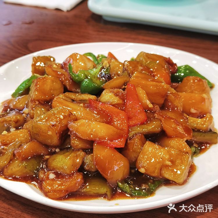 感受静安大融城里的“胖东北”,重拾东北菜的味道🍽️