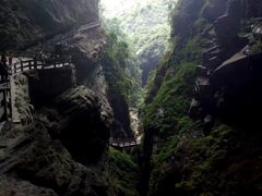 -龙水峡地缝景区