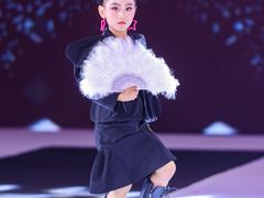 -翎秀服装模特