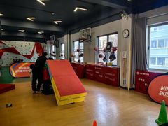 -悦动体能篮球羽毛球网球(三里河店)