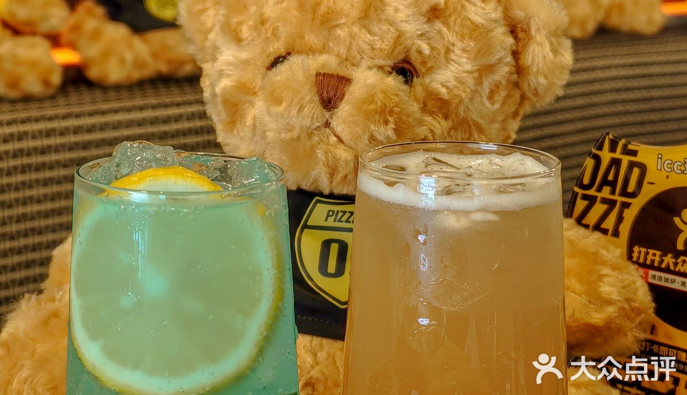 广州探店｜这家披萨黑金店太酷了吧📸 