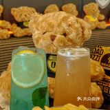 广州探店｜这家披萨黑金店太酷了吧📸 