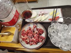 苏尼特极品羔羊肉-毛辣果·贵州红酸汤牛肉火锅(西单店)