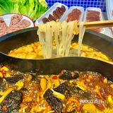杭州首家双臭火锅 料太足啦