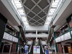 -燕莎奥特莱斯购物中心