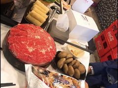 安格斯牛肉-鲜入围煮花胶鸡海鲜火锅