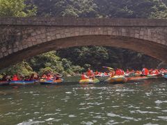 -安吉龙王山峡谷漂流