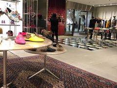 -Gucci(时代广场店)