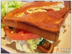蔬菜三明治近景-雕刻时光咖啡馆(北航店)