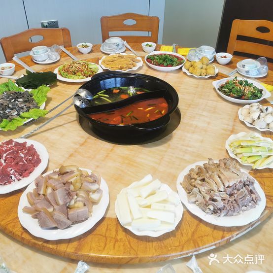 佳荣喇叭生态牛肉馆