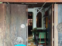 -Cuc Gach Quan Restaurant