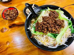 -丽虹云南过桥米线(兴工街店)