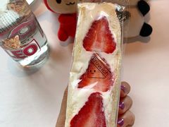 草莓三明治-Fruwich果明治(西单更新场店)